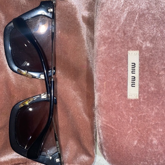 MIU MIU BLACK HALF RIM SUNGLASSES 🕶🖤 - Picture 2 of 4